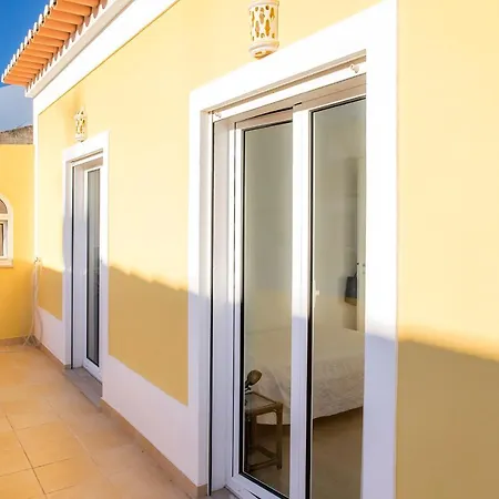B34 - Central Townhouse In * Lagos