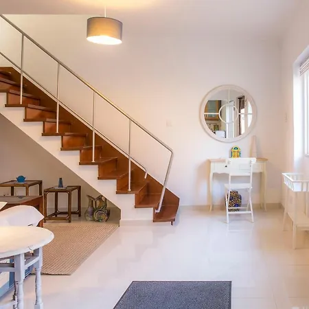 B34 - Central Townhouse In Vakantiehuis