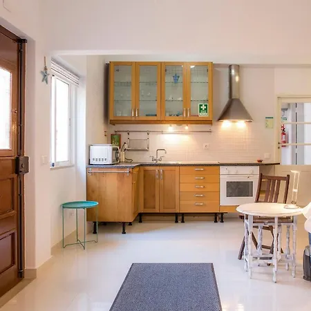B34 - Central Townhouse In Vakantiehuis *