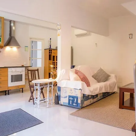 B34 - Central Townhouse In *