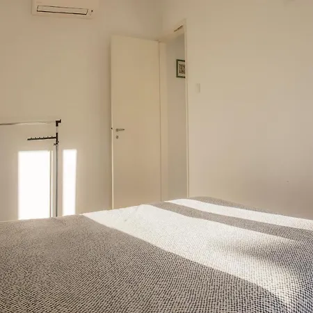 B34 - Central Townhouse In *